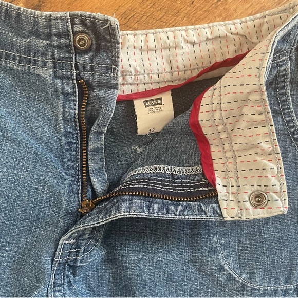 Vintage Levi’s Wide leg Mid Thigh Jean Shorts - Picture 8 of 9